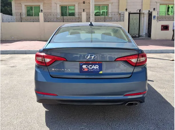 Car image 6
