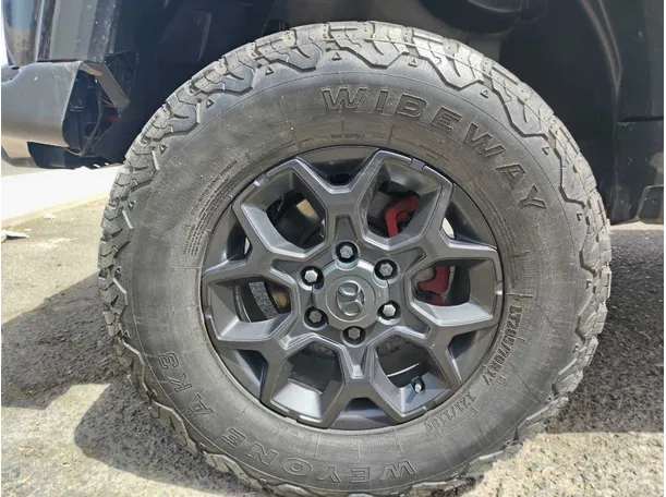 Car image 10
