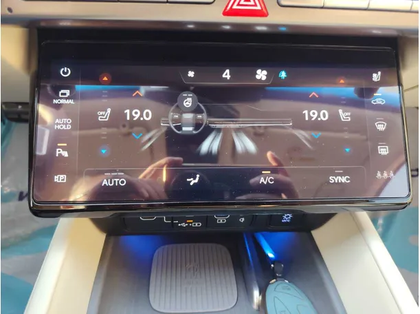 Car image 23