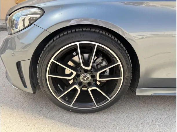 Car image 9