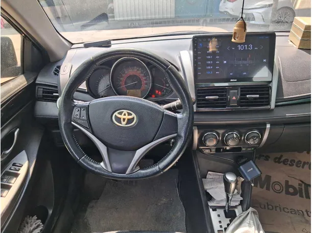 Car image 18