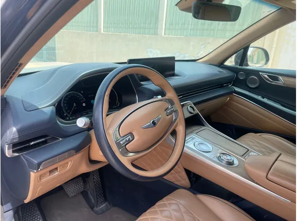 Car image 13