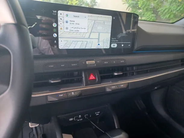 Car image 18