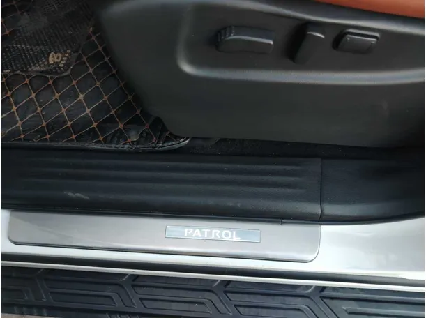 Car image 13