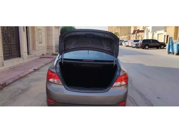Car image 20