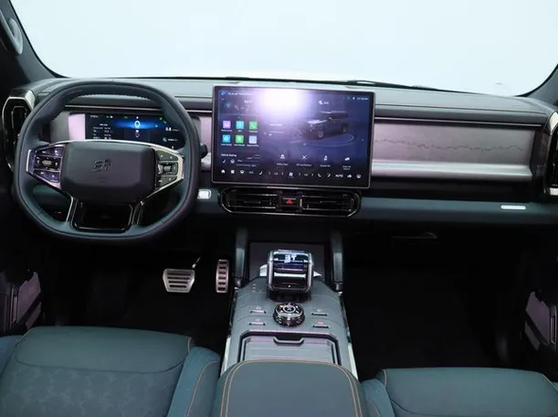 Car image 14