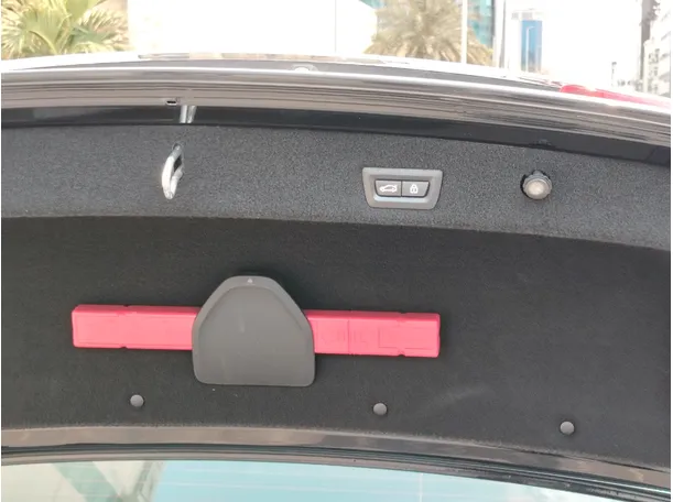 Car image 28
