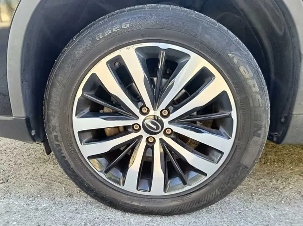Car image 7