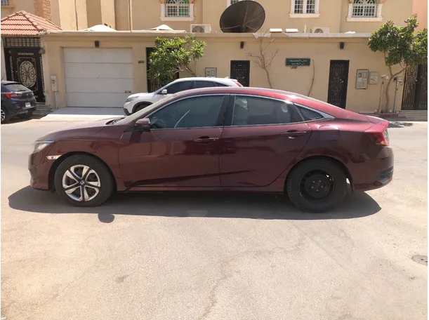 Car image 8