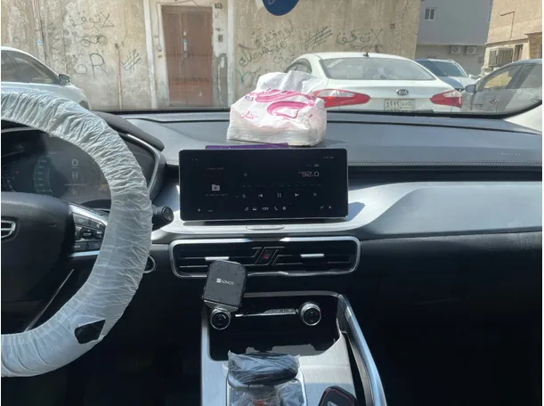 Car image 19