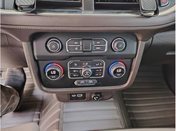 Car image 39