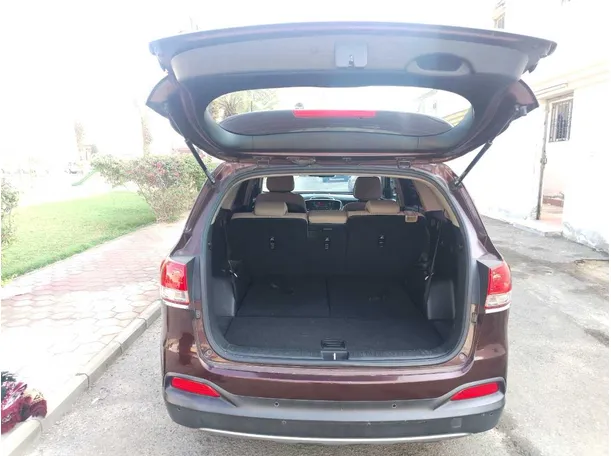 Car image 26