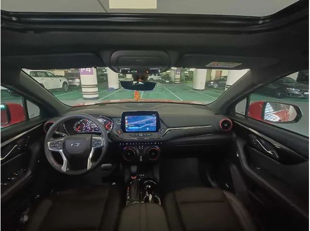 Car image 16