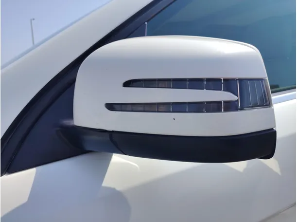 Car image 30