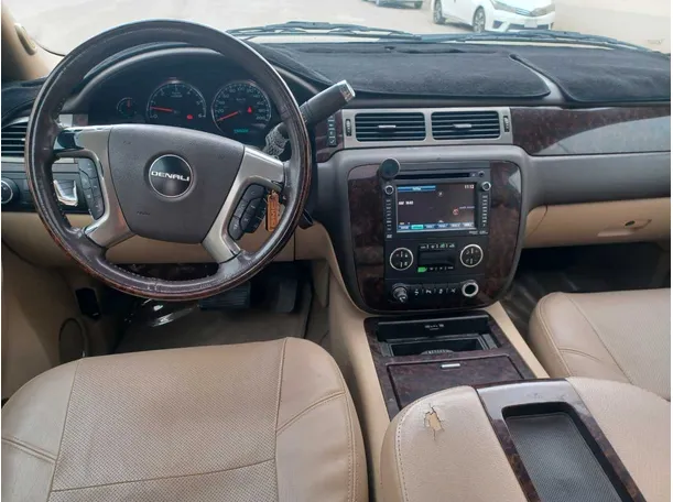 Car image 17