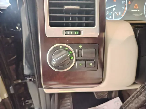 Car image 40