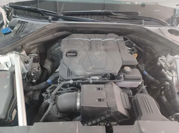 Car image 24