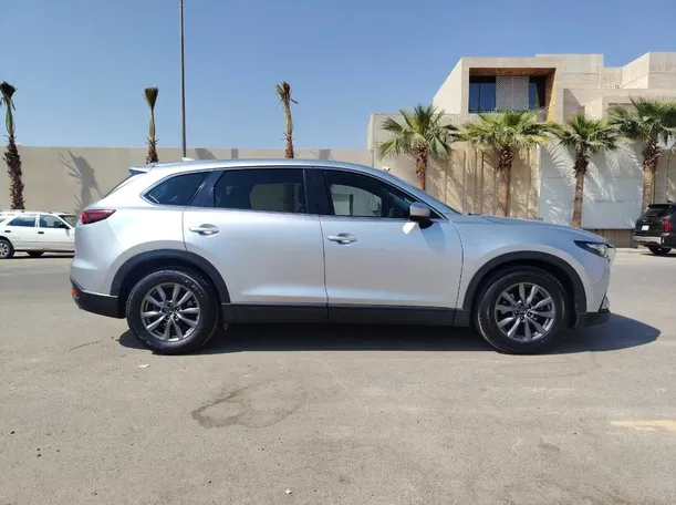 Car image 4