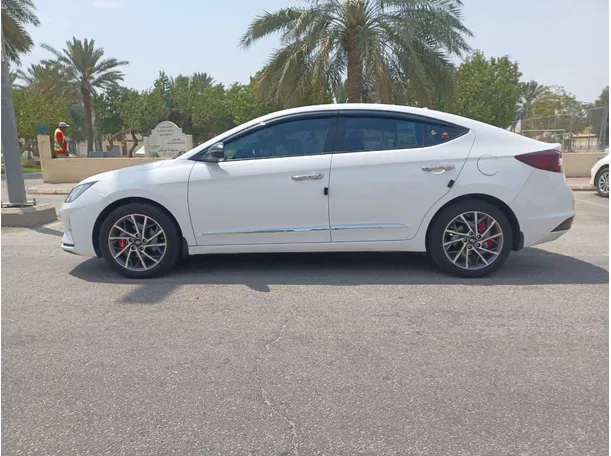 Car image 8