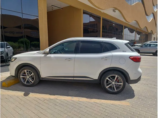 Car image 8
