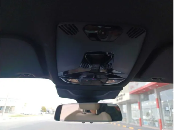 Car image 20