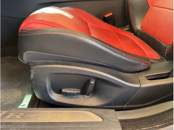 Car image 25