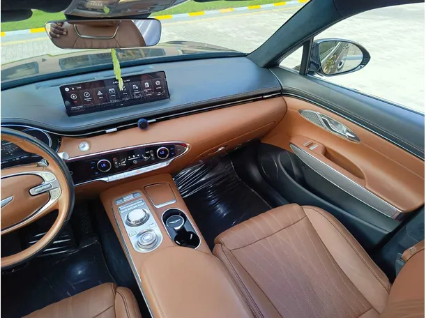 Car image 35
