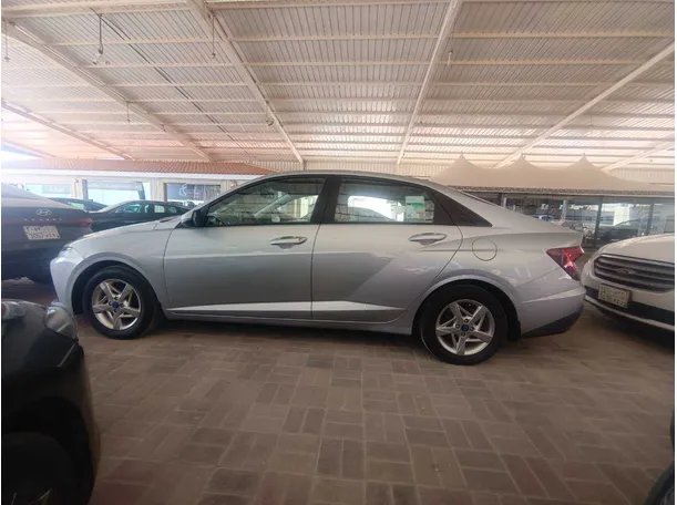 Car image 8