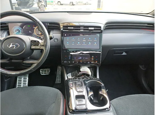 Car image 15