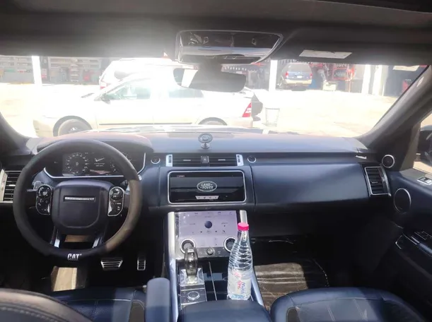 Car image 15