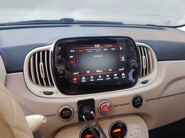 Car image 18