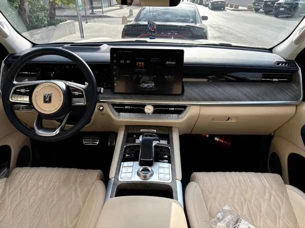 Car image 17