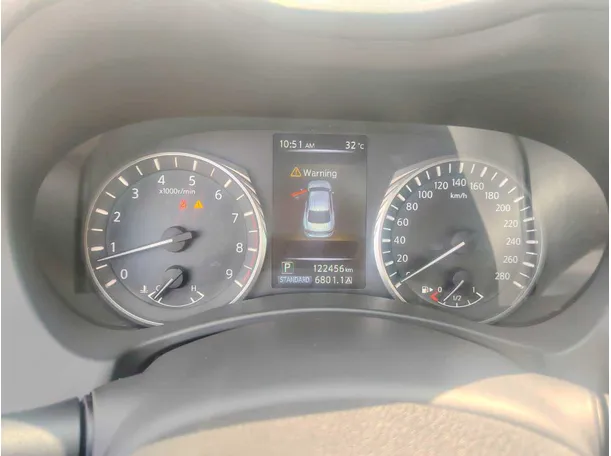 Car image 26