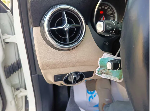 Car image 34