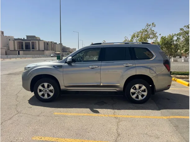 Car image 8