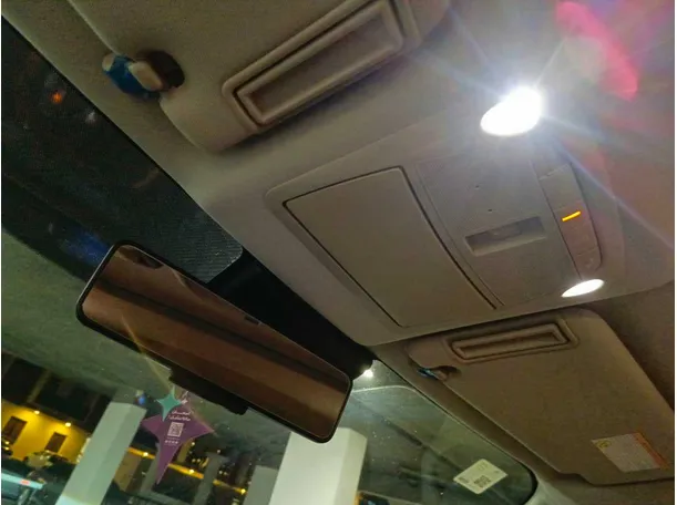 Car image 28
