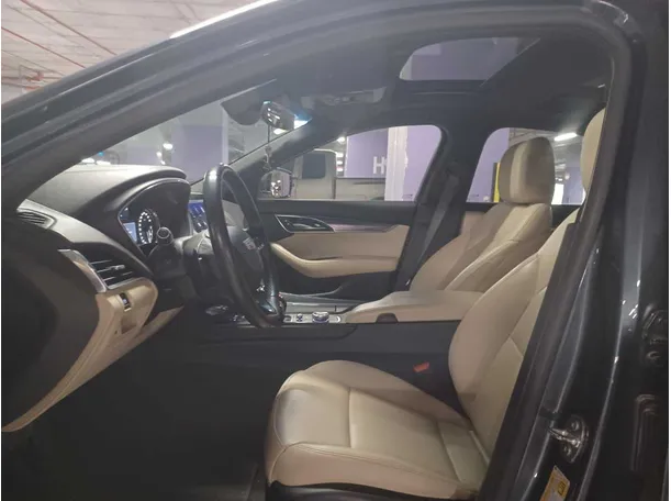 Car image 13