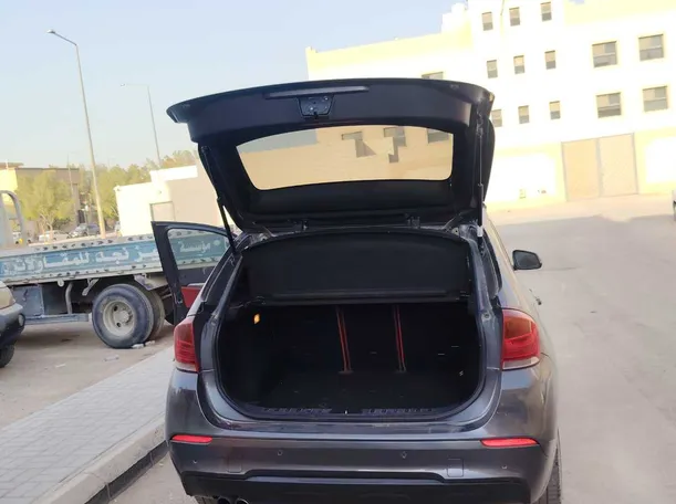 Car image 25