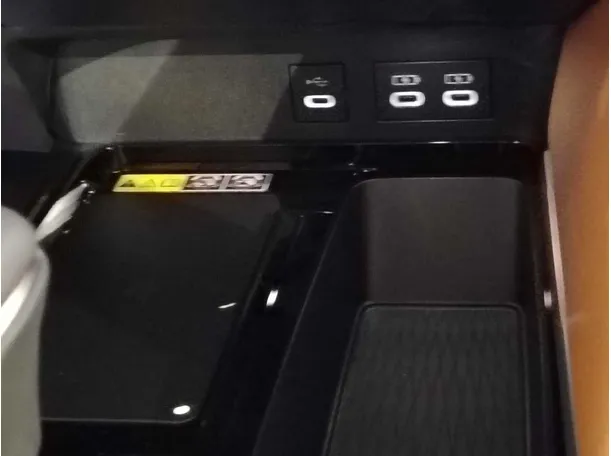 Car image 27