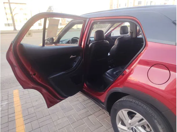 Car image 14