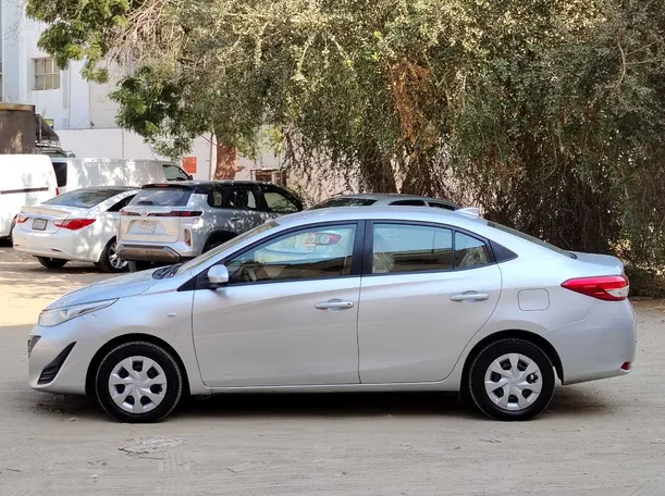 Car image 8