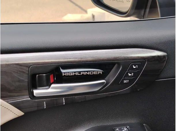 Car image 32