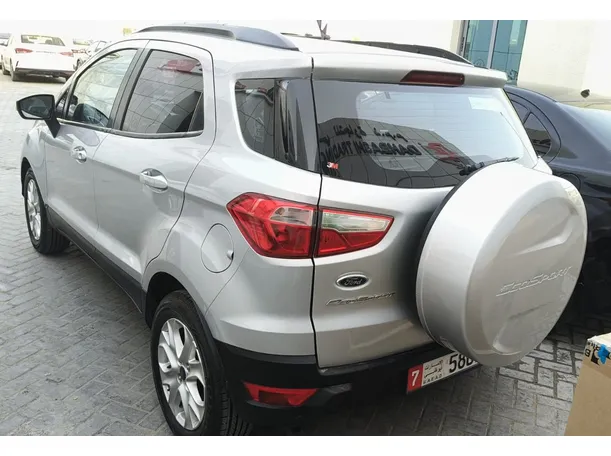 Car image 10