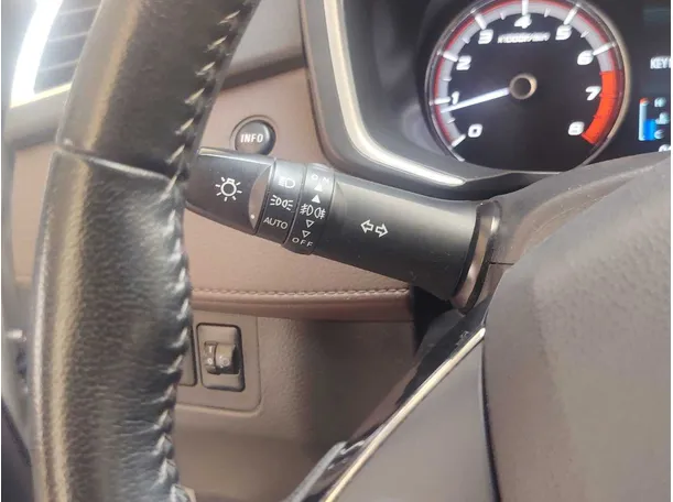 Car image 30