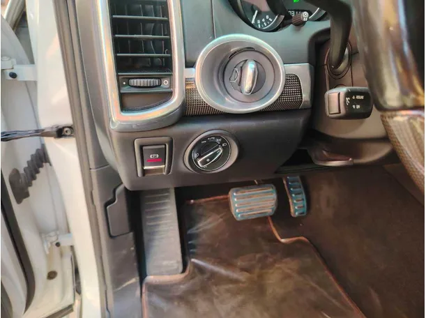 Car image 39
