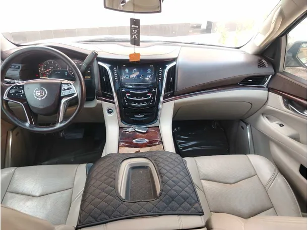 Car image 21