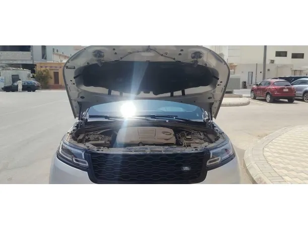 Car image 30