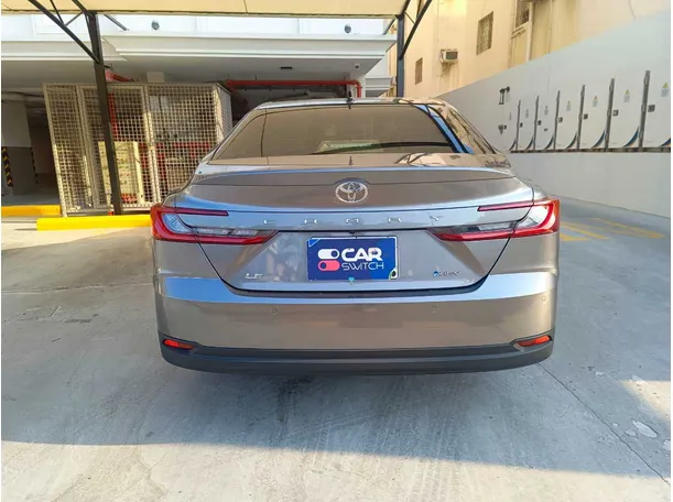 Car image 8