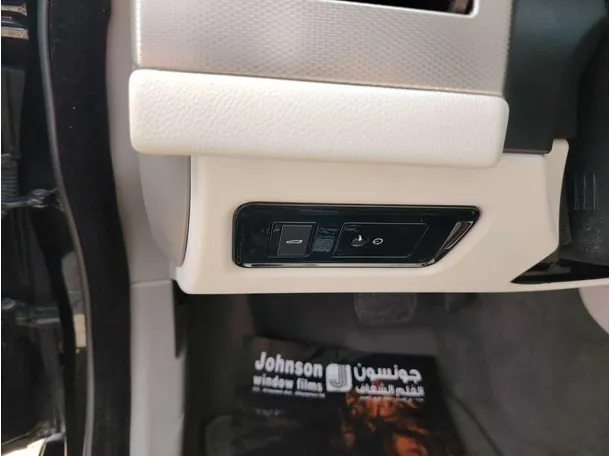 Car image 38