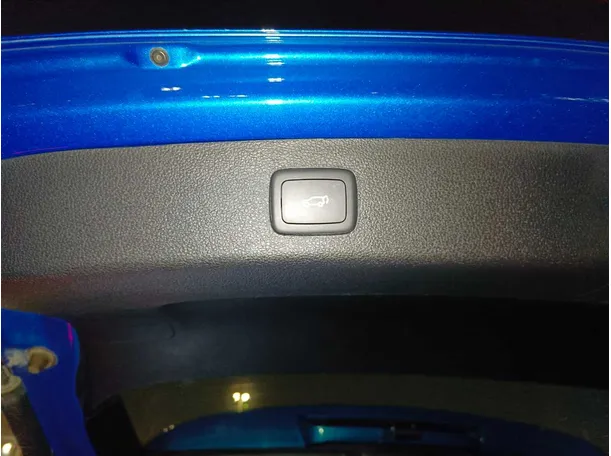 Car image 36